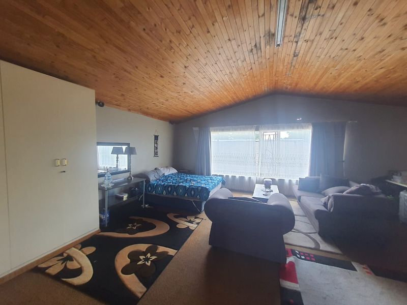Beautiful Plot With Endless Potential For Sale. - Photo 4