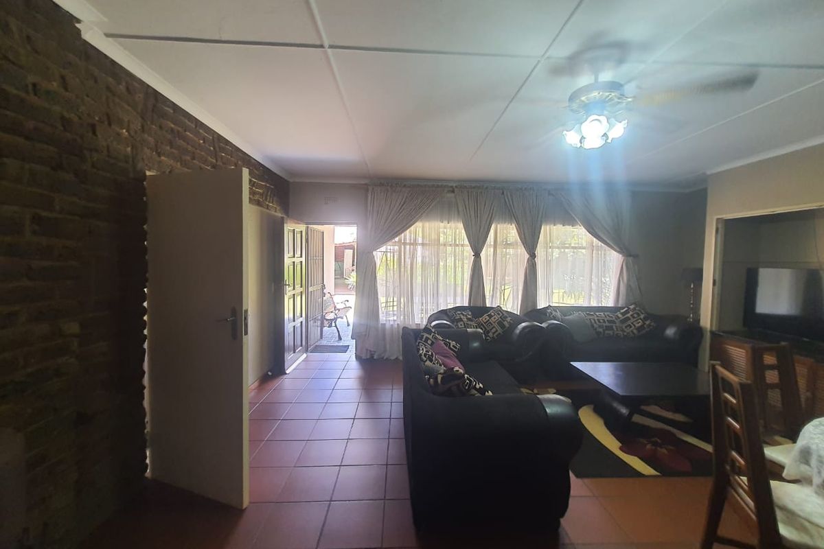 Beautiful Plot With Endless Potential For Sale. - Photo 2