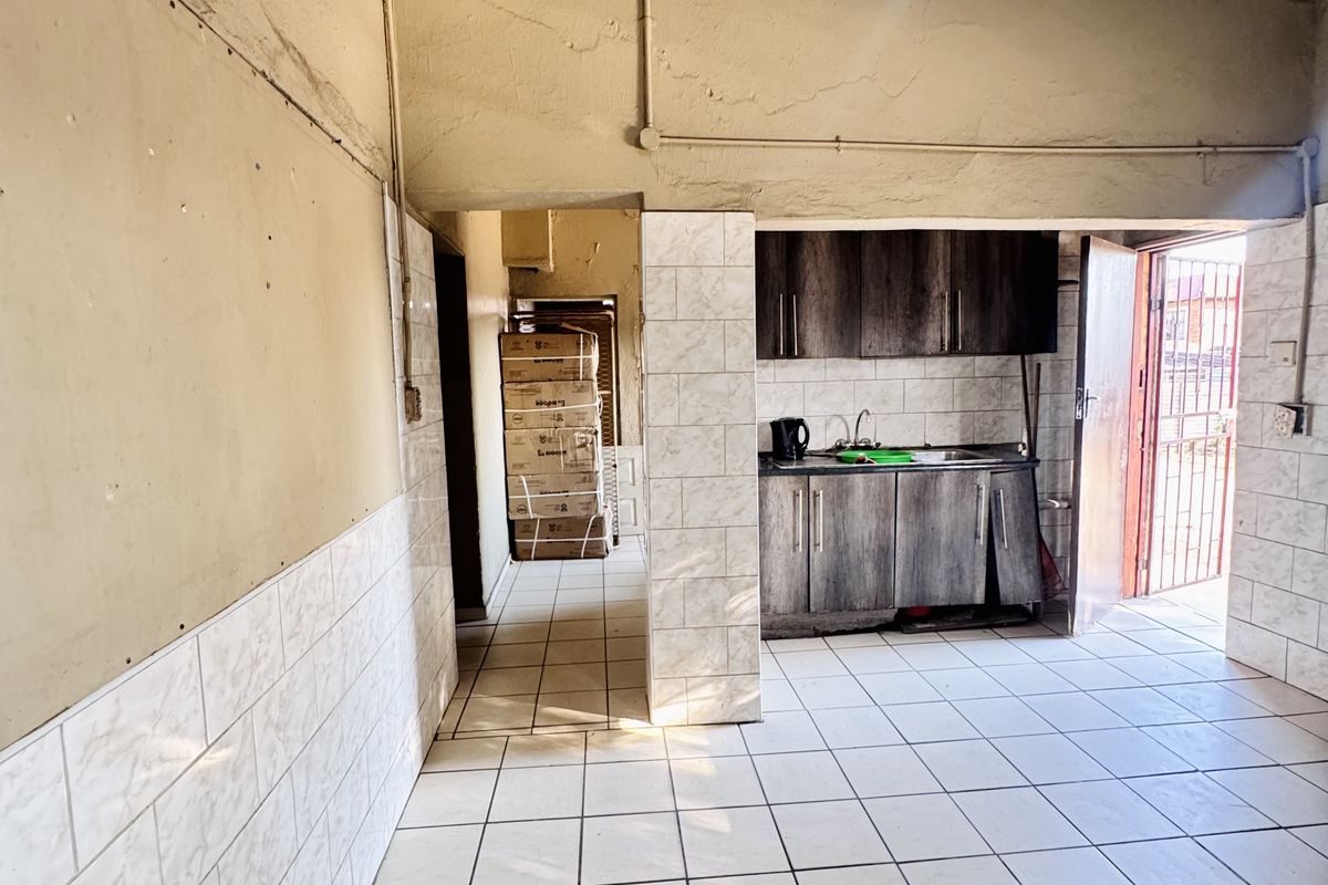 Investment Opportunity in Witbank CBD | Ideal for Rental Income - Photo 5