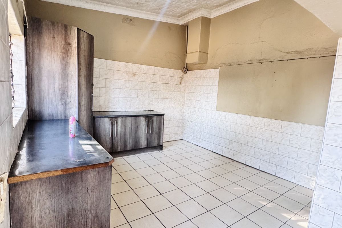 Investment Opportunity in Witbank CBD | Ideal for Rental Income - Photo 4