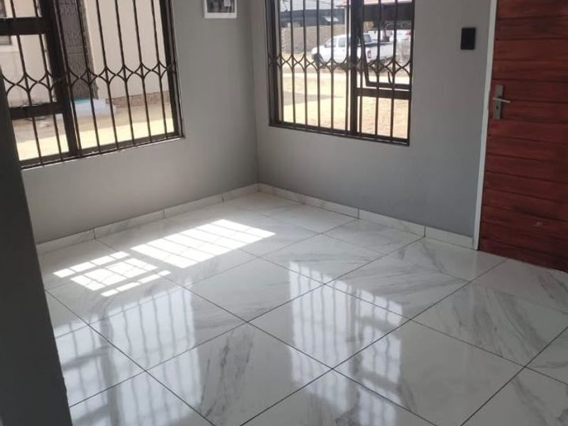 FOR SALE | VANDERBIJLPARK CE7 3-Bedroom Home with Great Potential. - Photo 2