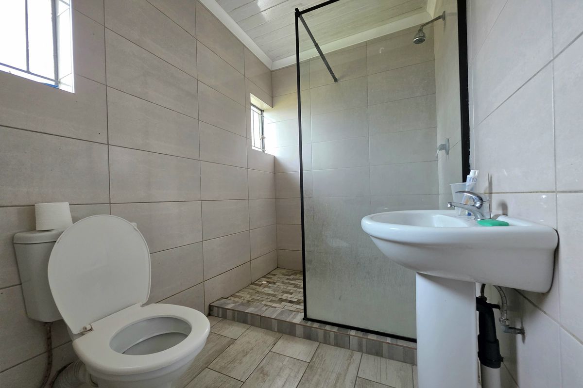 Exclusive Sole Mandate!  Charming Family Home in Sought-After Old Ivy Park - Photo 4