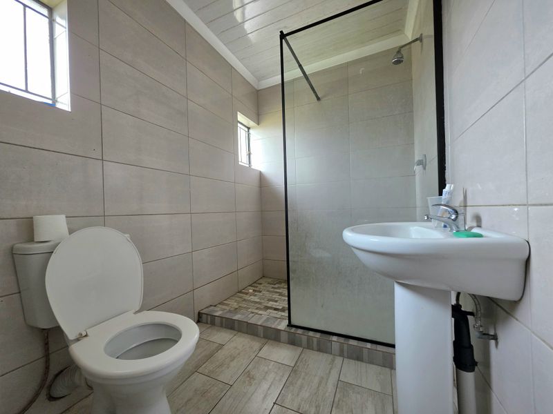 Exclusive Sole Mandate!  Charming Family Home in Sought-After Old Ivy Park - Photo 4