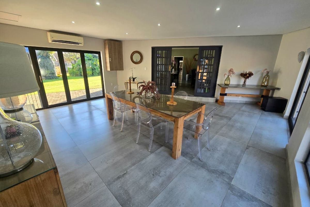 Luxurious Family Estate on 5,155m2 in Three Rivers Proper. - Photo 2