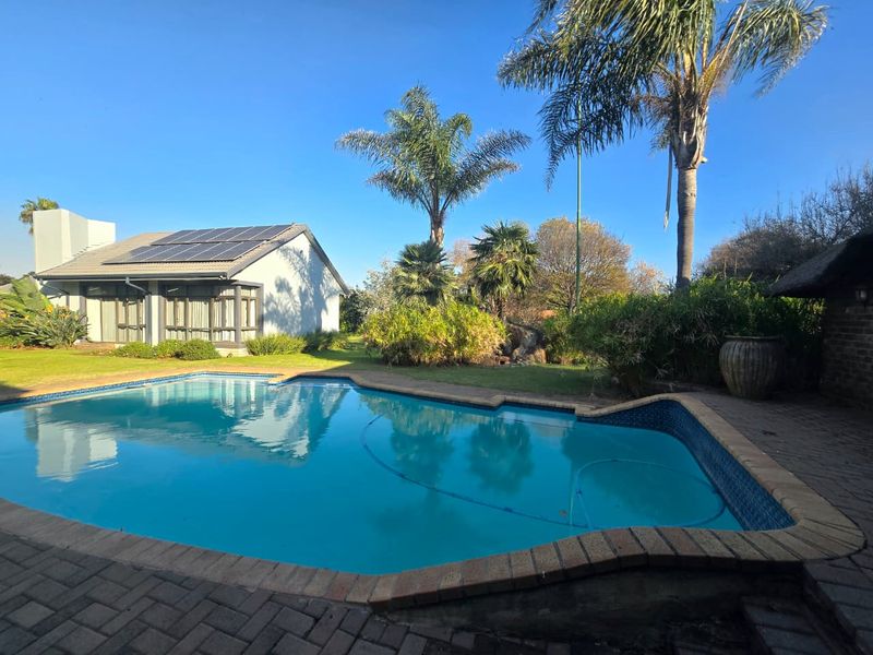 Luxurious Family Estate on 5,155m2 in Three Rivers Proper. - Photo 3
