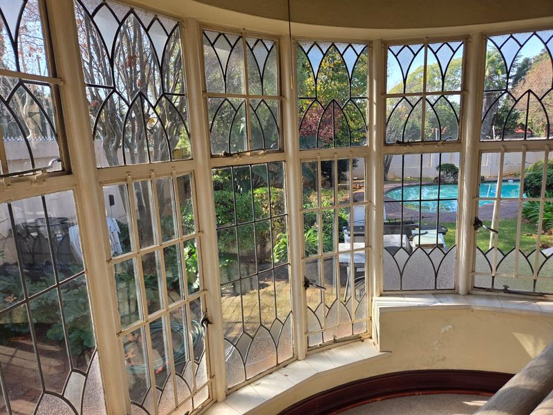 Character Home with Cottage in Prime Greenside – Restore, Renovate & Reap the Rewards - Photo 7