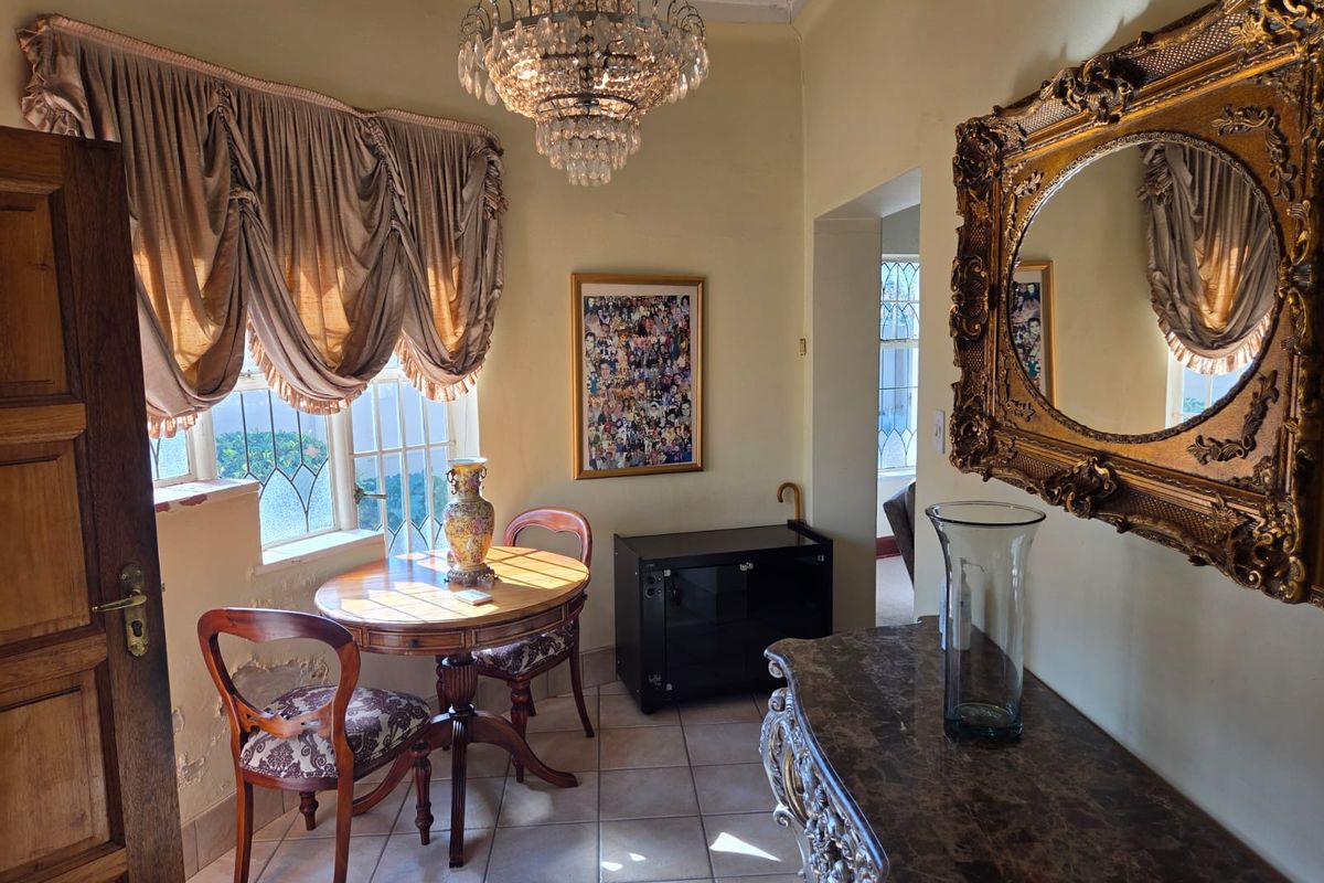 Character Home with Cottage in Prime Greenside – Restore, Renovate & Reap the Rewards - Photo 4