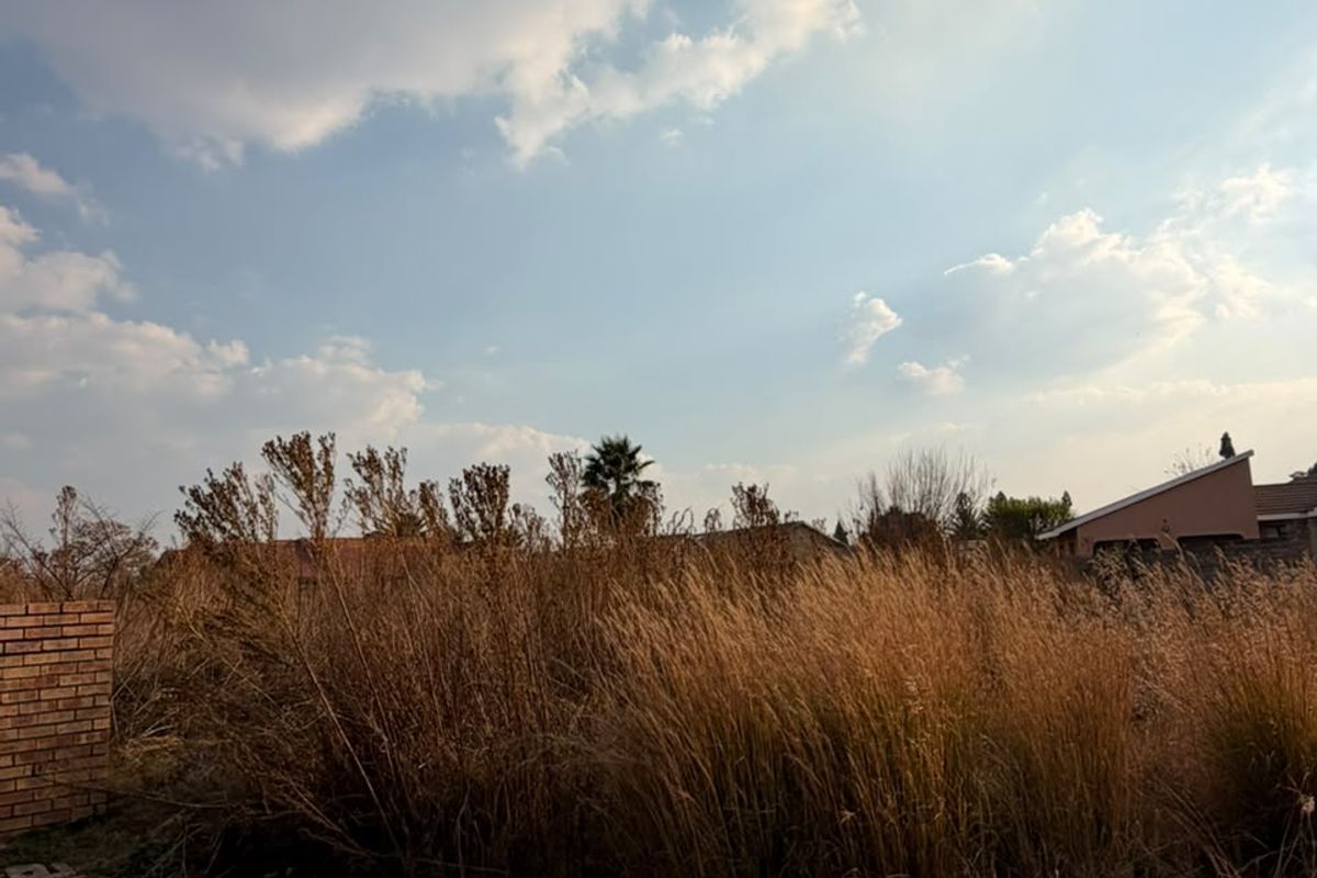 VACANT STAND FOR SALE 1,010m2 - Photo 3