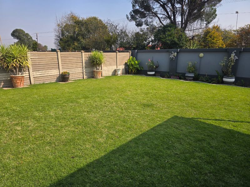 Contemporary Elegance Meets Everyday Comfort in Riversdale. - Photo 5