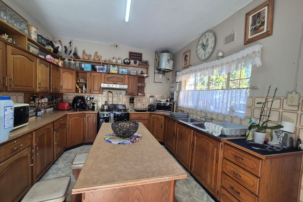 Bargain Mansion with Resort-Style Living! - Photo 2