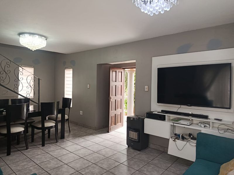 2 Bedroom Duplex Unit to Rent in Oakland Estate - Photo 9
