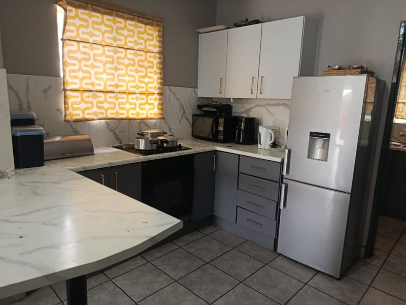2 Bedroom Duplex Unit to Rent in Oakland Estate - Photo 6