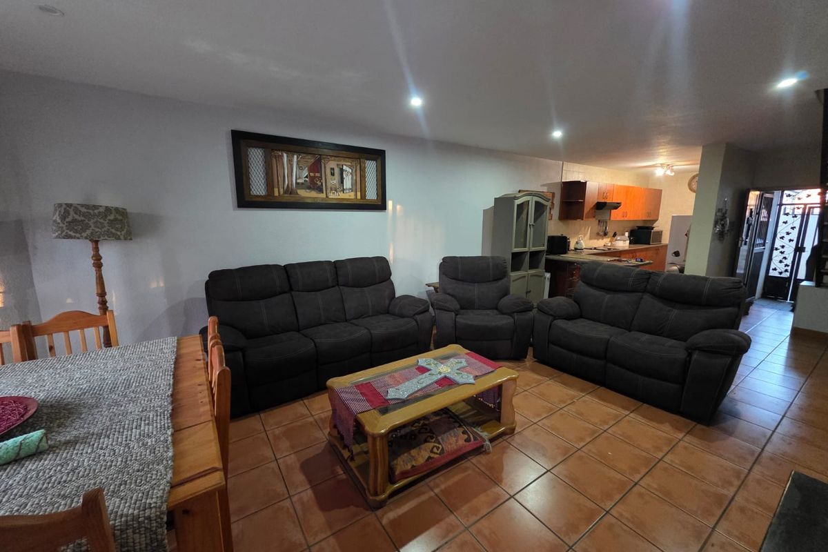🏡 BEAUTIFUL DUPLEX TOWNHOUSE TO RENT IN VAALPARK 🏡 - Photo 5