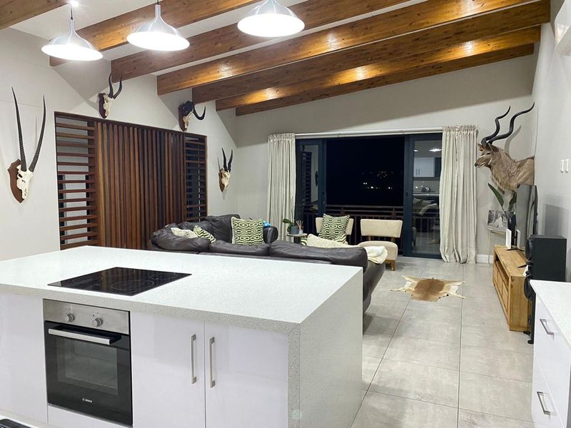 Contemporary Estate Living in Palm Lakes Estate - Photo 9