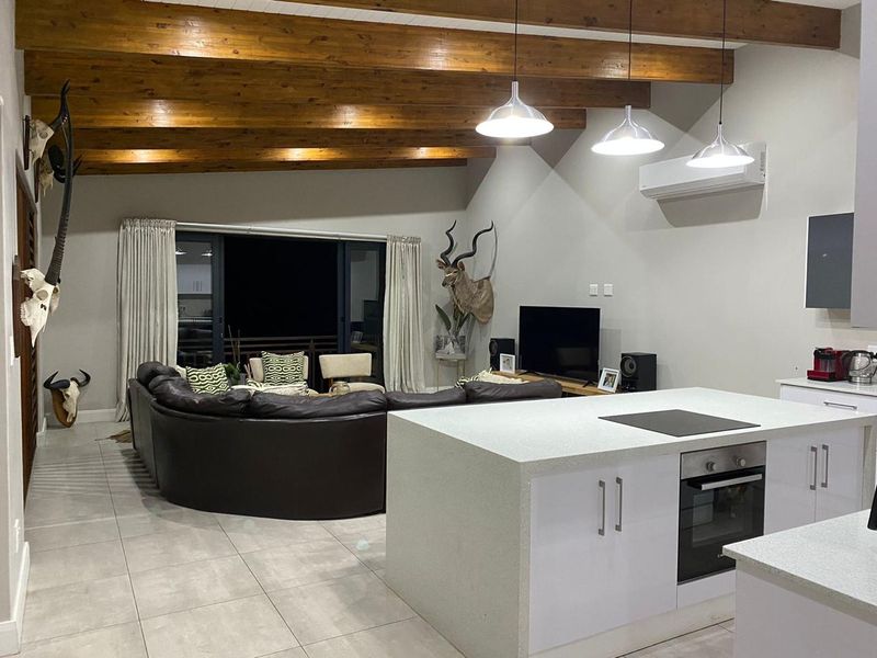 Contemporary Estate Living in Palm Lakes Estate - Photo 7