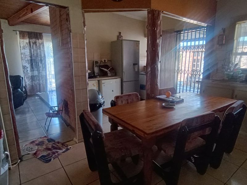 Stunning 3 Bedroom Family Home with Flatlet, Solar & Entertainment Oasis on a Corner Stand - Photo 3