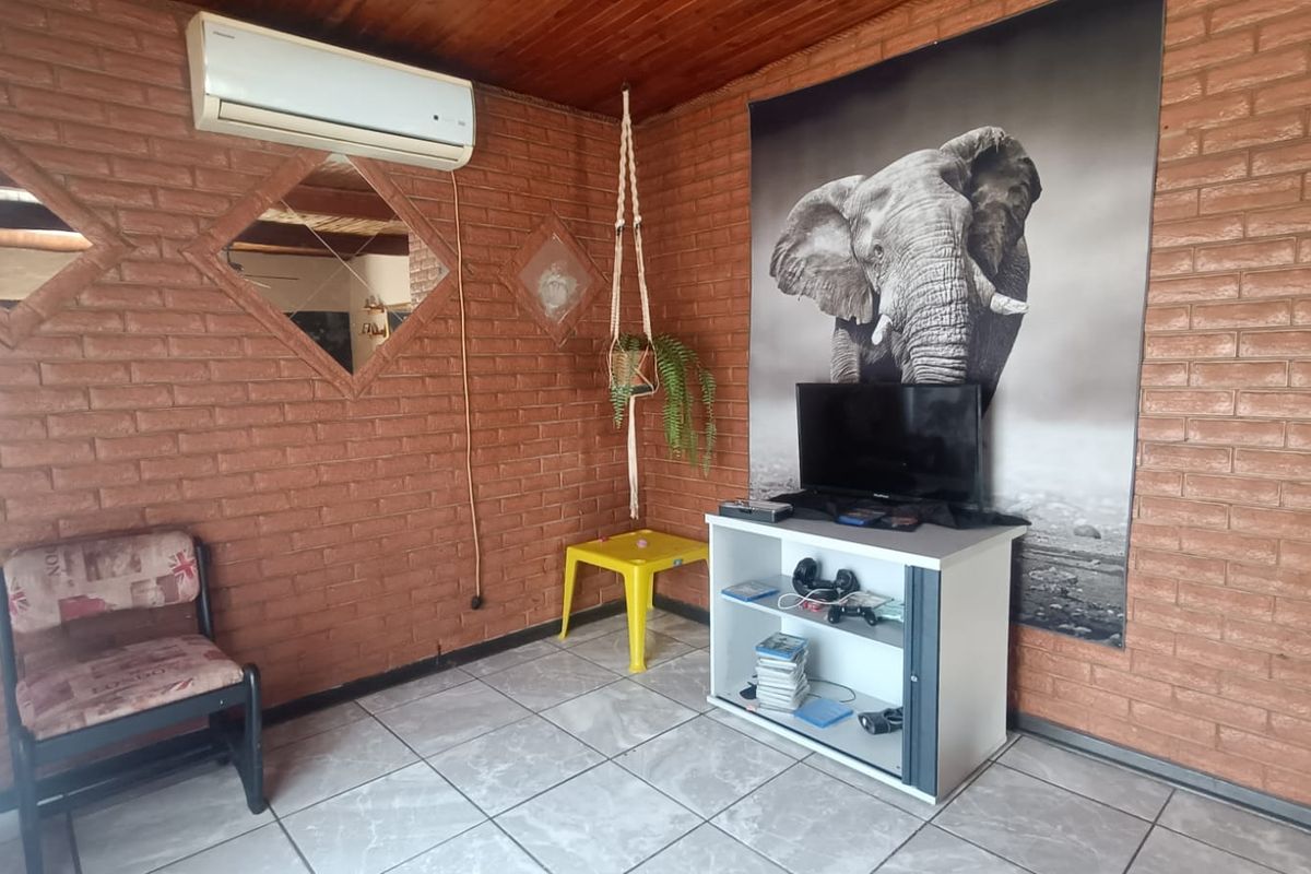 Stunning 3 Bedroom Family Home with Flatlet, Solar & Entertainment Oasis on a Corner Stand - Photo 4