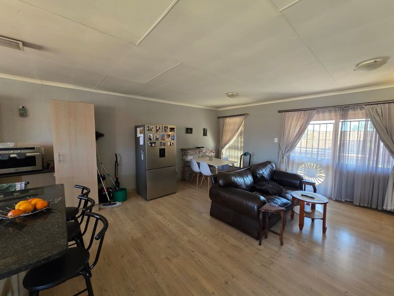 BEAUTIFUL TOWNHOUSE FOR SALE IN VAALPARK.  Priced to Sell – Don't Miss Out! - Photo 2