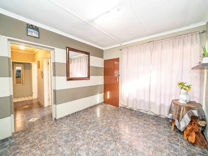 Stunning 3 Bedroom, flatlet and pool in Minnebron, Brakpan - Photo 4