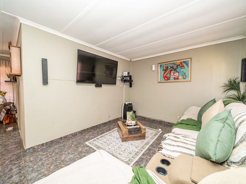 Stunning 3 Bedroom, flatlet and pool in Minnebron, Brakpan - Photo 7