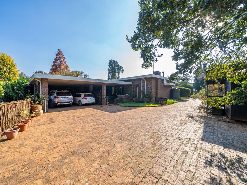Lovely plot with pool & tennis court etc in the heart of Benoni AH(9530m2) - Photo 1