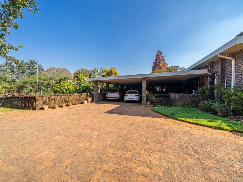 Lovely plot with pool & tennis court etc in the heart of Benoni AH(9530m2) - Photo 3