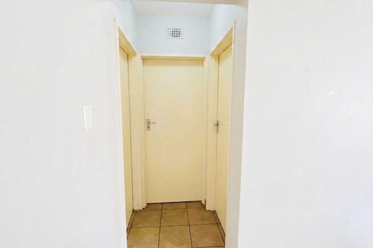 Upstairs Living in Route 82 Security Estate, Alveda - Photo 3