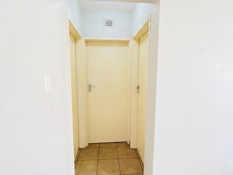 Upstairs Living in Route 82 Security Estate, Alveda - Photo 3