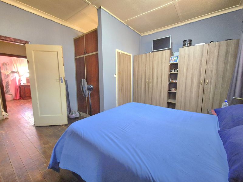 LOVELY HOME NEAR VARIOUS AMENITIES FOR SALE! - Photo 10