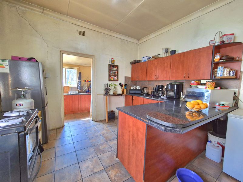 LOVELY HOME NEAR VARIOUS AMENITIES FOR SALE! - Photo 7