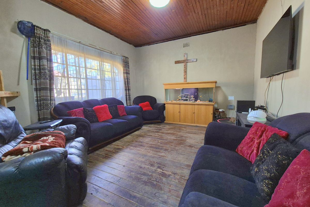 LOVELY HOME NEAR VARIOUS AMENITIES FOR SALE! - Photo 5