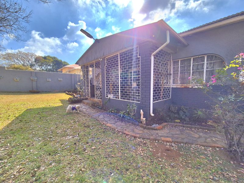LOVELY HOME NEAR VARIOUS AMENITIES FOR SALE! - Photo 2