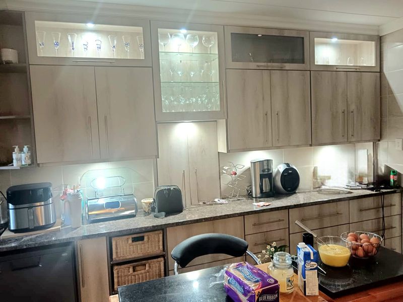 A Rare Lifestyle Masterpiece in General De Wet – Where Family Memories Are Made - Photo 3