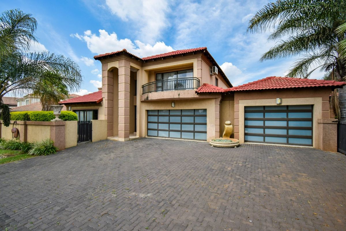 Entertainers Dream Home on OFFER! - Photo 2