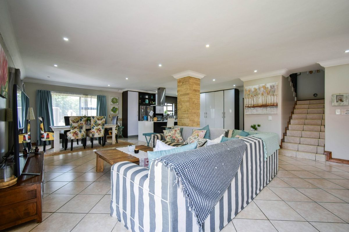 Entertainers Dream Home on OFFER! - Photo 4