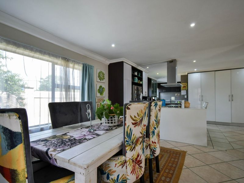 Entertainers Dream Home on OFFER! - Photo 9