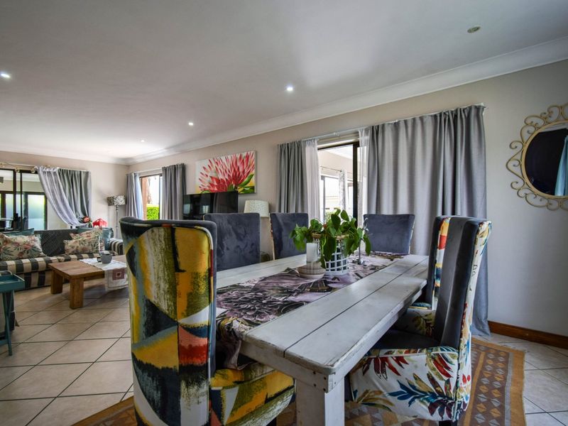 Entertainers Dream Home on OFFER! - Photo 8