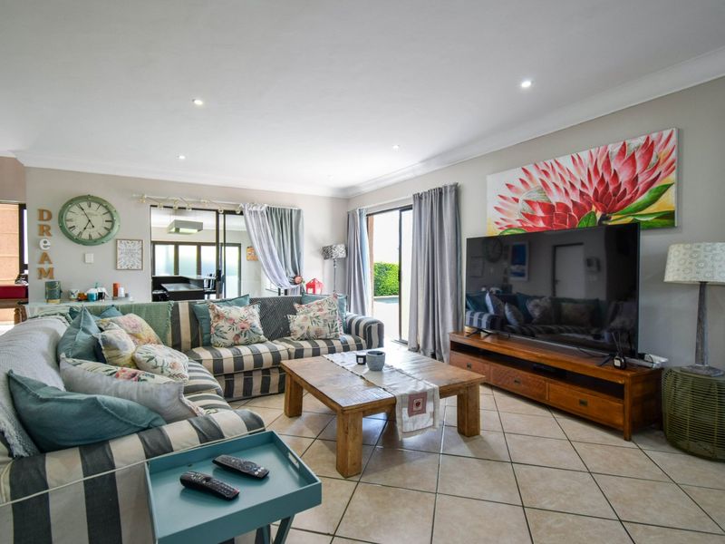 Entertainers Dream Home on OFFER! - Photo 6