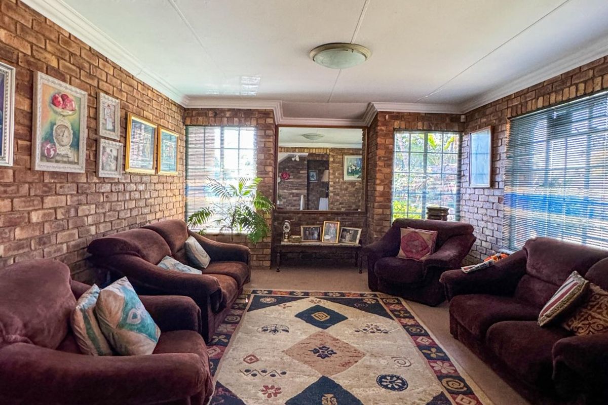 5 Bedroom Family Home For Sale! - Photo 4