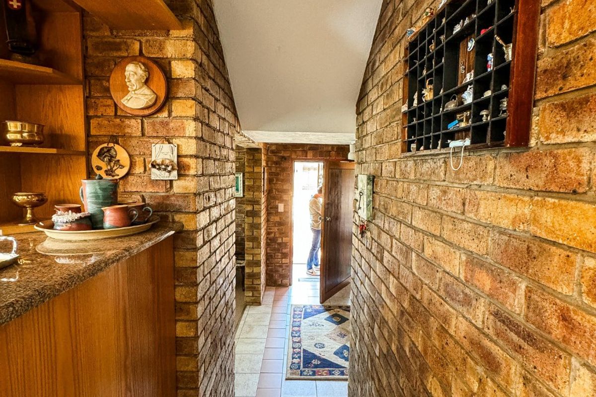 5 Bedroom Family Home For Sale! - Photo 5