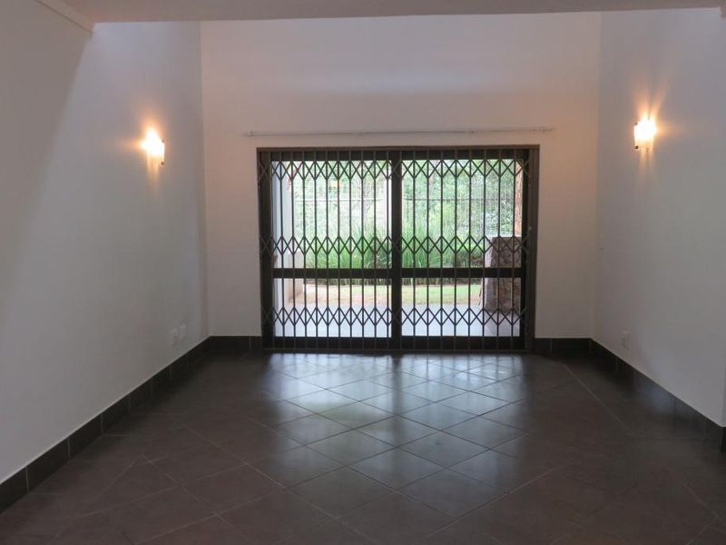 Beautiful 3 Bed thatch Townhouse for sale in this amazing complex. - Photo 2