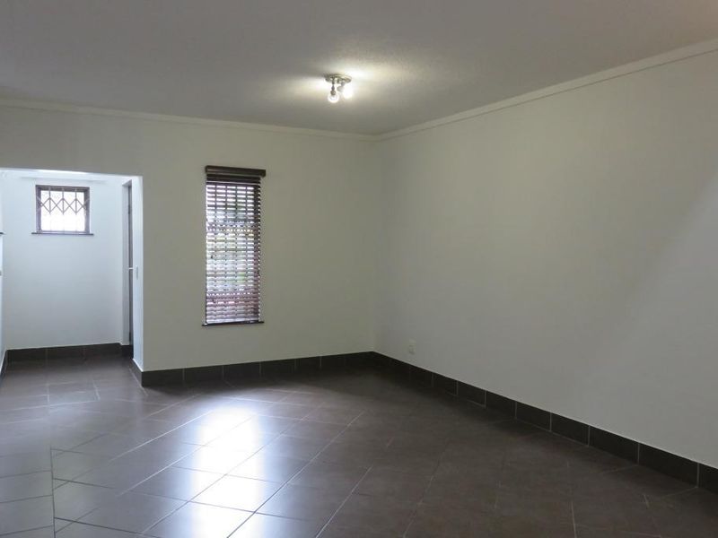 Beautiful 3 Bed thatch Townhouse for sale in this amazing complex. - Photo 8