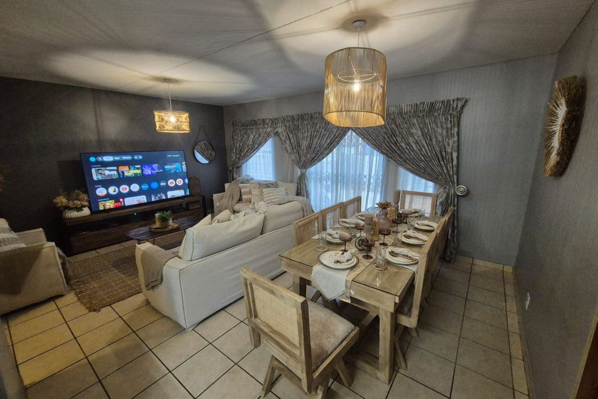 4 Bedroom Family Townhouse on Offer! - Photo 4