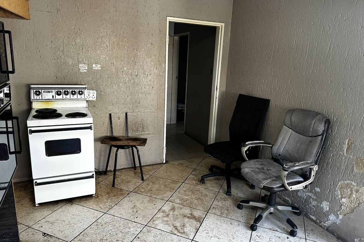 Exceptional Investment Opportunity – Fully Tenanted Income-Generating Property - Photo 4