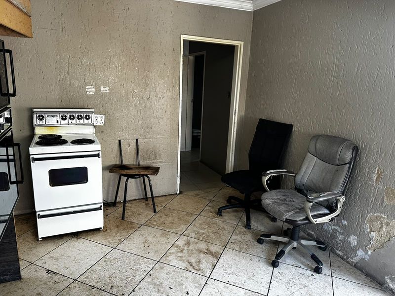 Exceptional Investment Opportunity – Fully Tenanted Income-Generating Property - Photo 4