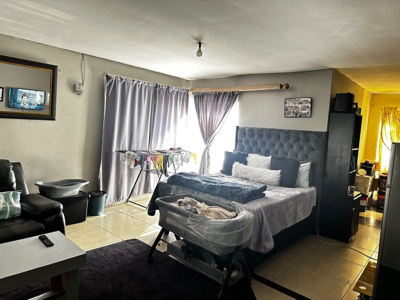 Exceptional Investment Opportunity – Fully Tenanted Income-Generating Property - Photo 6