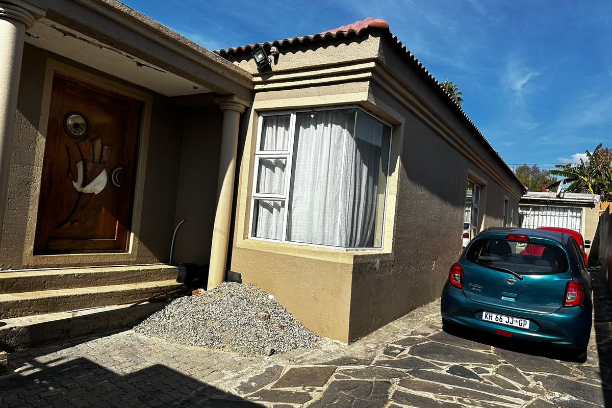 Exceptional Investment Opportunity – Fully Tenanted Income-Generating Property - Photo 2