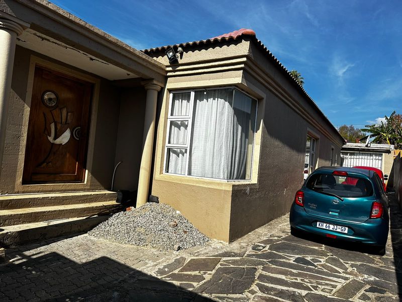 Exceptional Investment Opportunity – Fully Tenanted Income-Generating Property - Photo 2