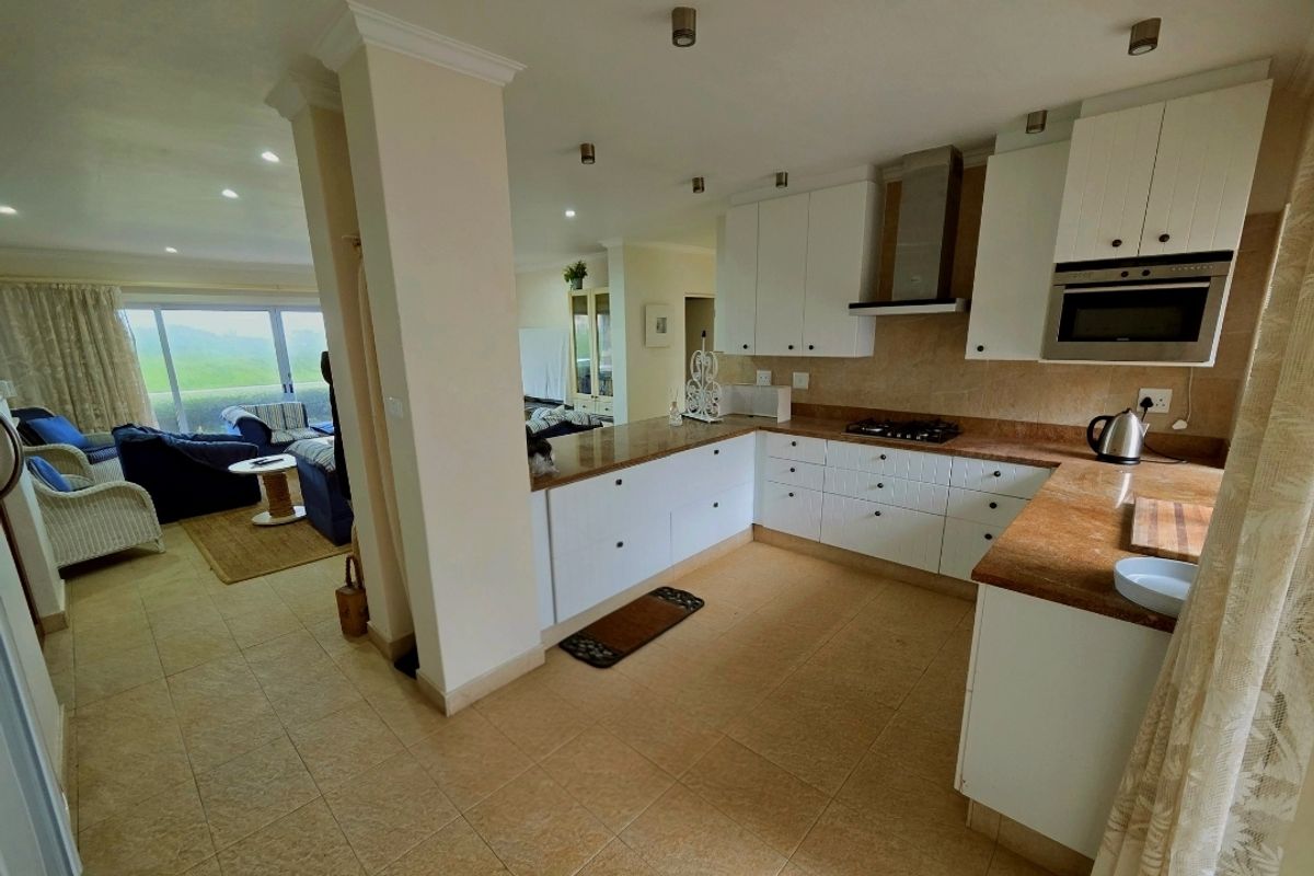 Coastal Dream living - Photo 4