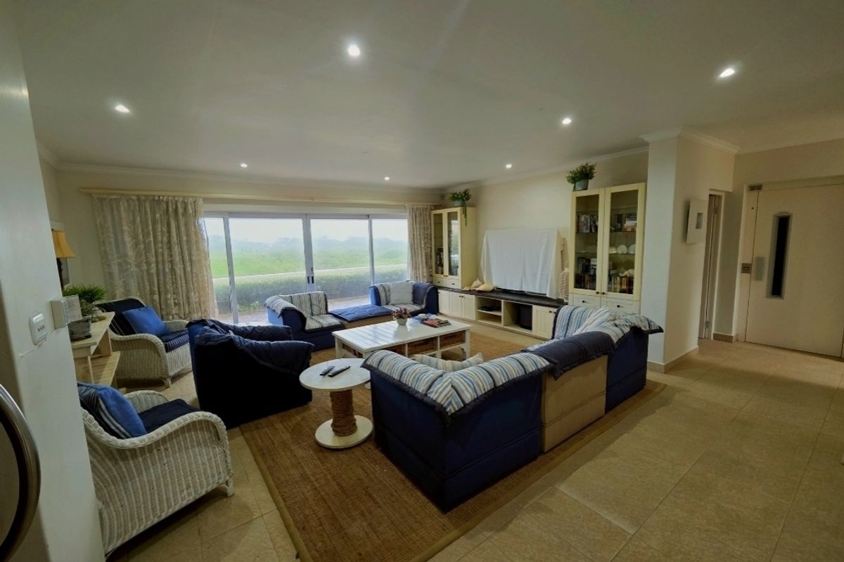 Coastal Dream living - Photo 2